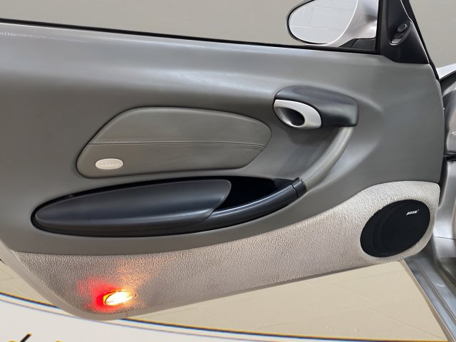 Used 2004 Porsche Boxster RWD image 28