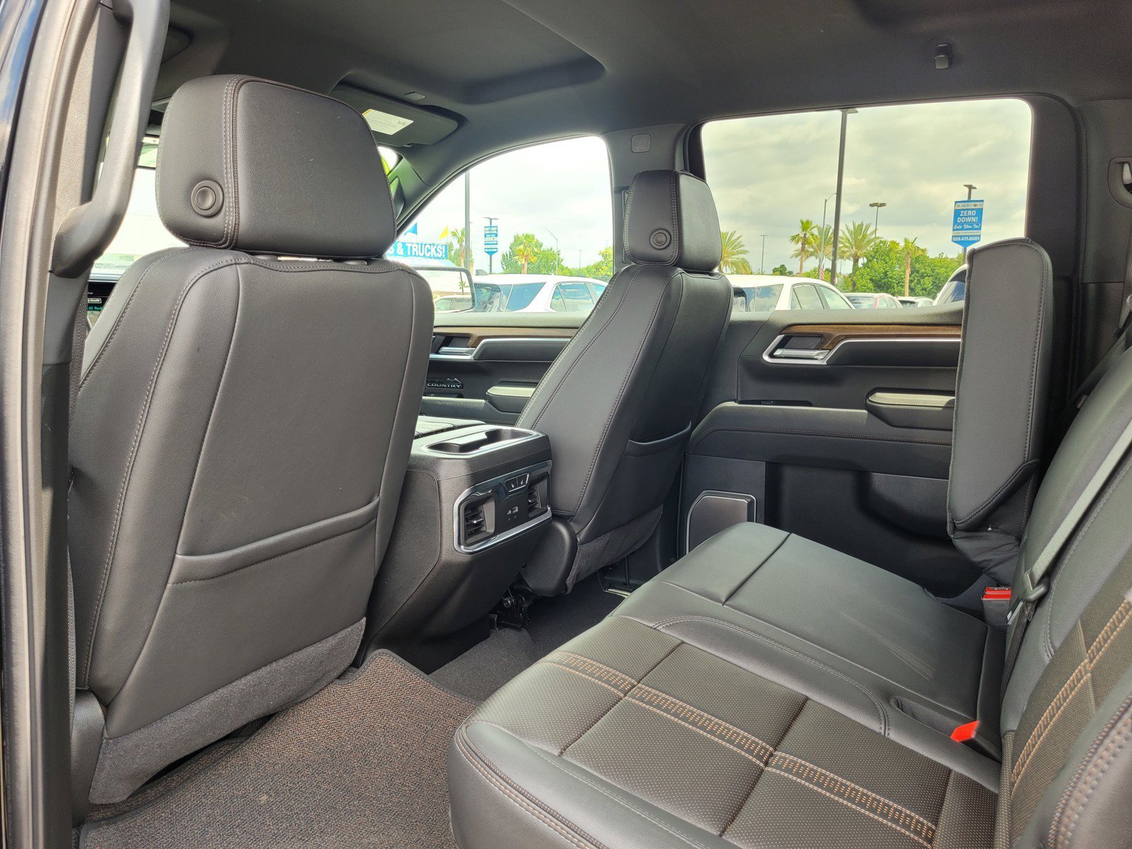 Used 2025 Chevrolet Silverado 1500 High Country w/ Midnight Edition AWD/4WD image 14
