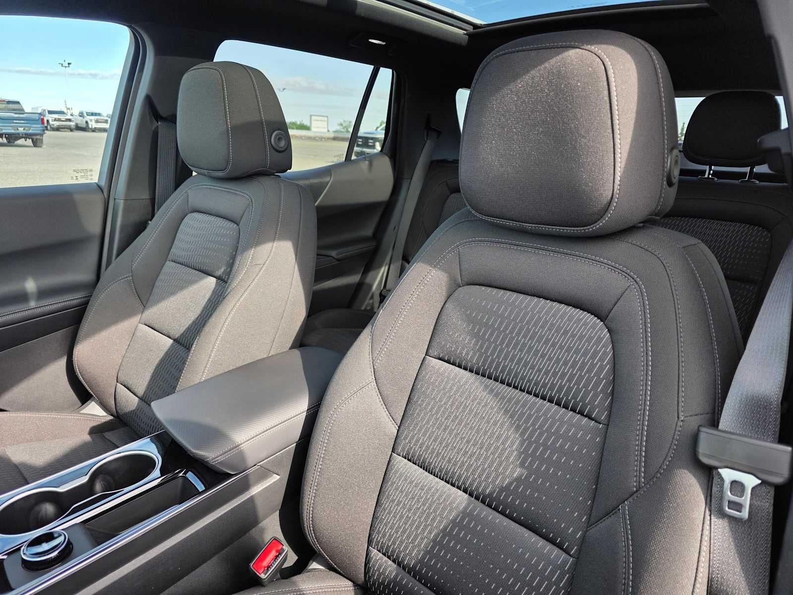 New 2026 Chevrolet Equinox LT w/ Safety and Technology Package AWD/4WD image 21