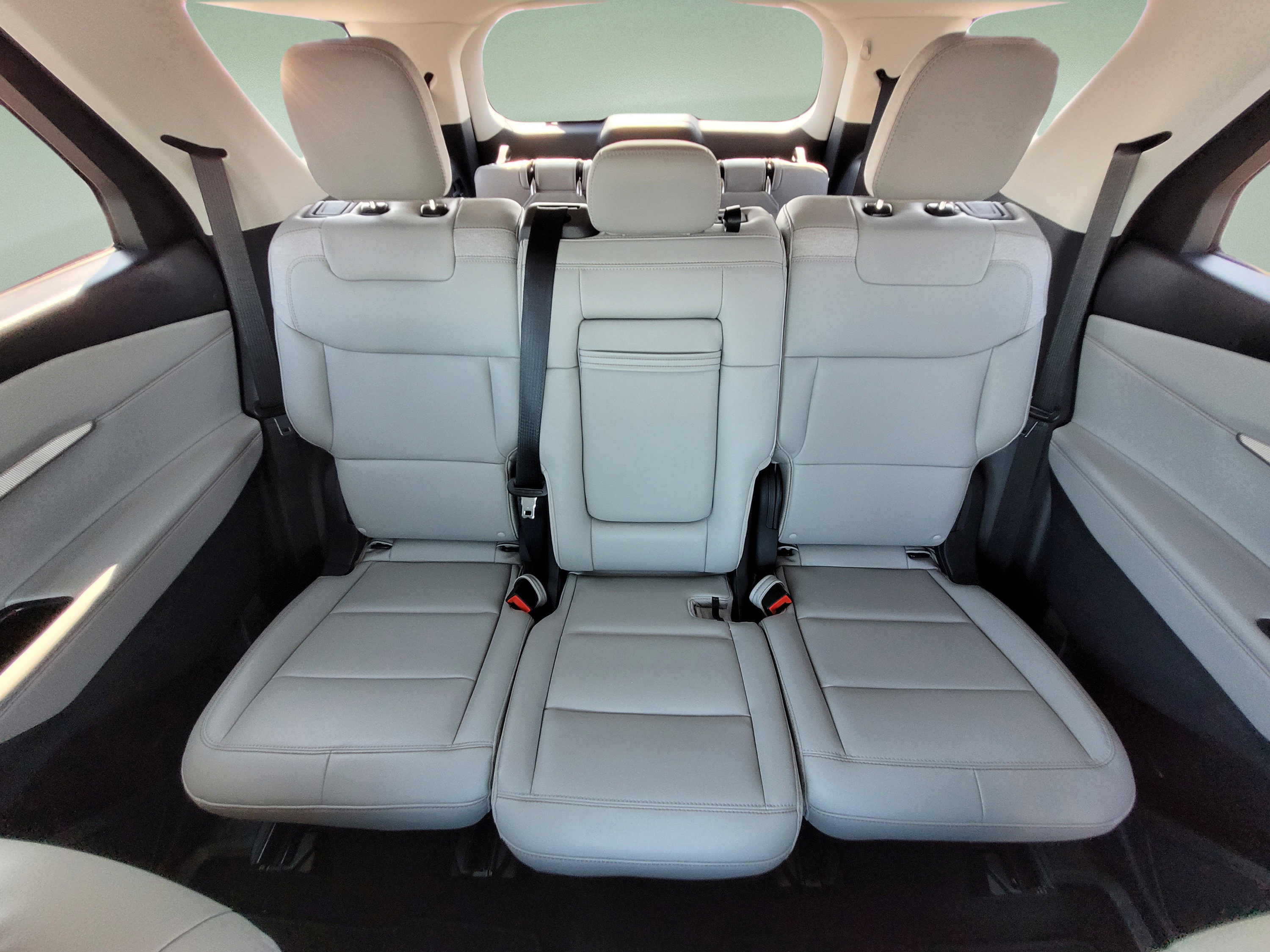 Used 2025 Ford Explorer Active w/ Active Comfort Package AWD/4WD image 20