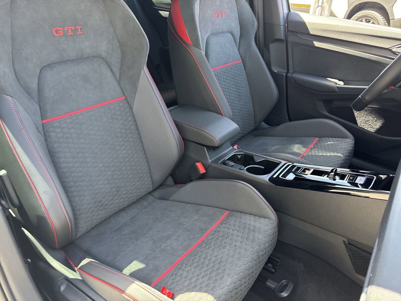 New 2026 Volkswagen GTI SE FWD image 7