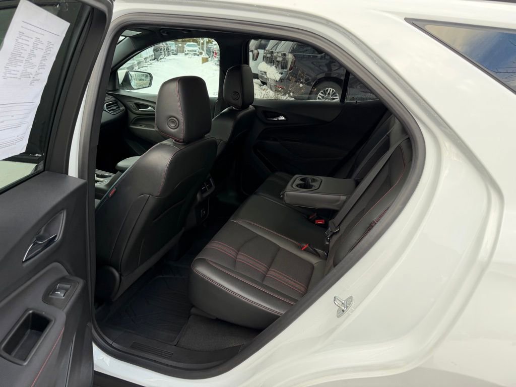 Used 2022 Chevrolet Equinox RS w/ LPO, Floor Liner Package image 18