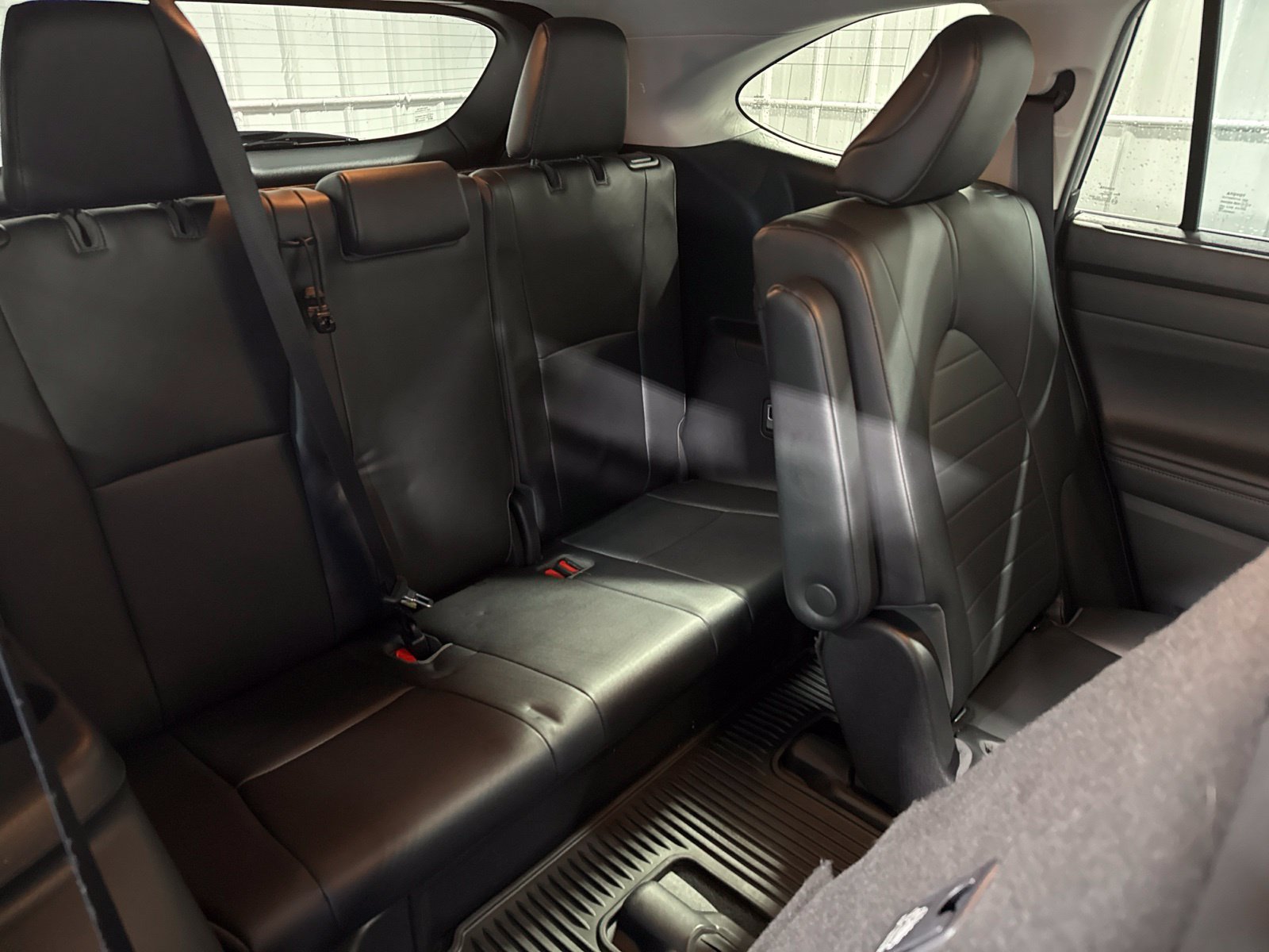 Used 2020 Toyota Highlander XLE AWD/4WD image 21