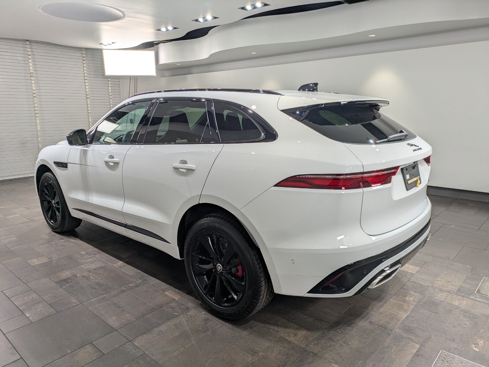 New 2026 Jaguar F-PACE R-Dynamic S AWD/4WD image 4