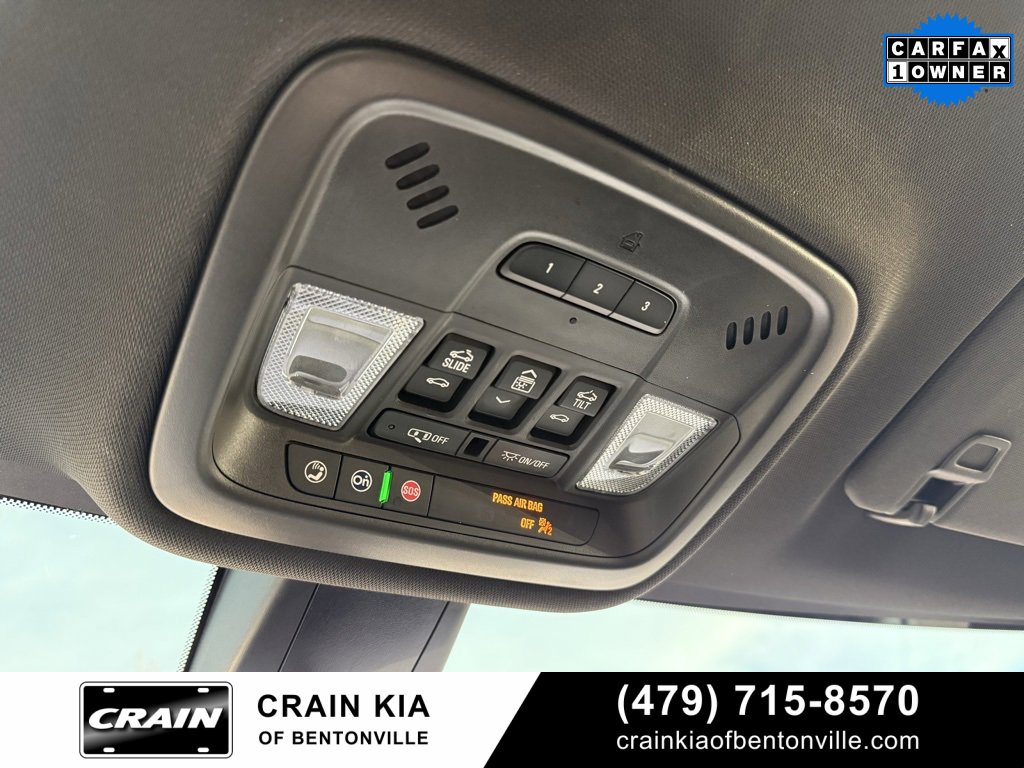 Used 2023 Chevrolet Traverse RS image 19