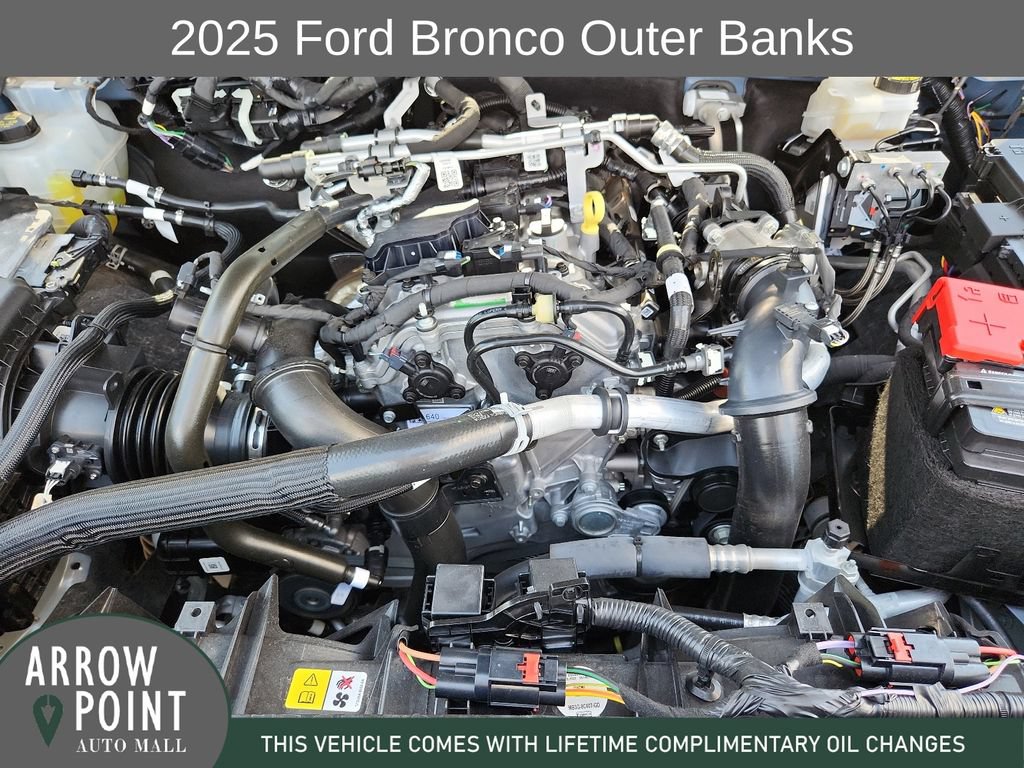 Used 2025 Ford Bronco Outer Banks AWD/4WD image 14