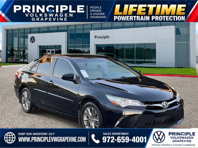 Used 2017 Toyota Camry SE FWD image 2
