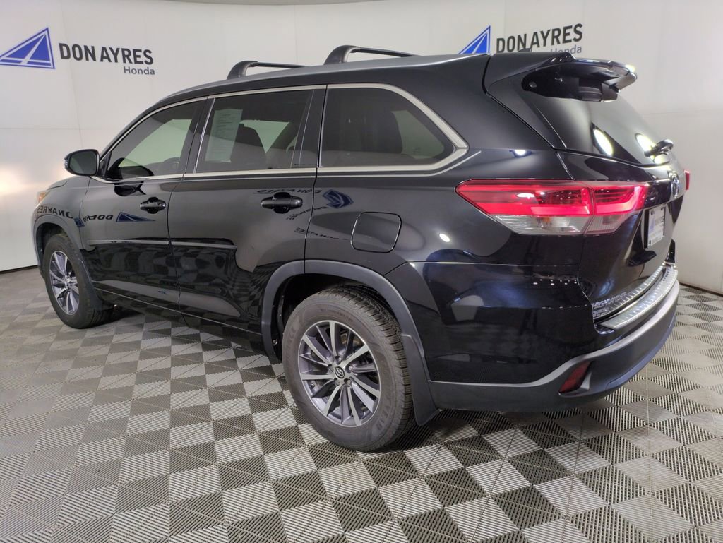 Used 2017 Toyota Highlander XLE w/ Protection Package #3 image 3