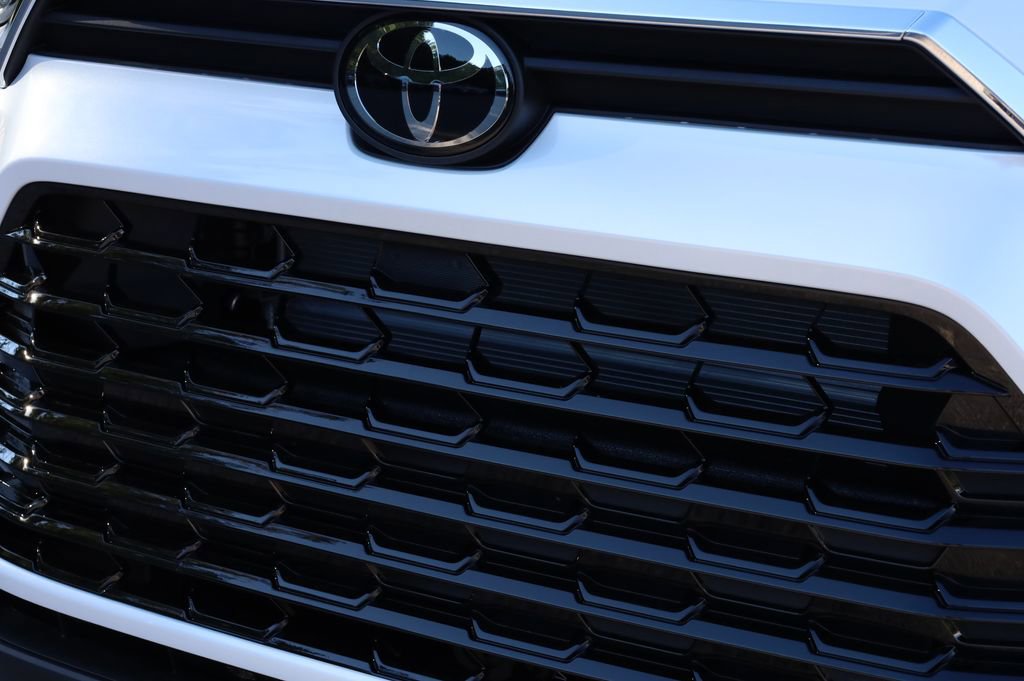 New 2026 Toyota Grand Highlander XLE image 3