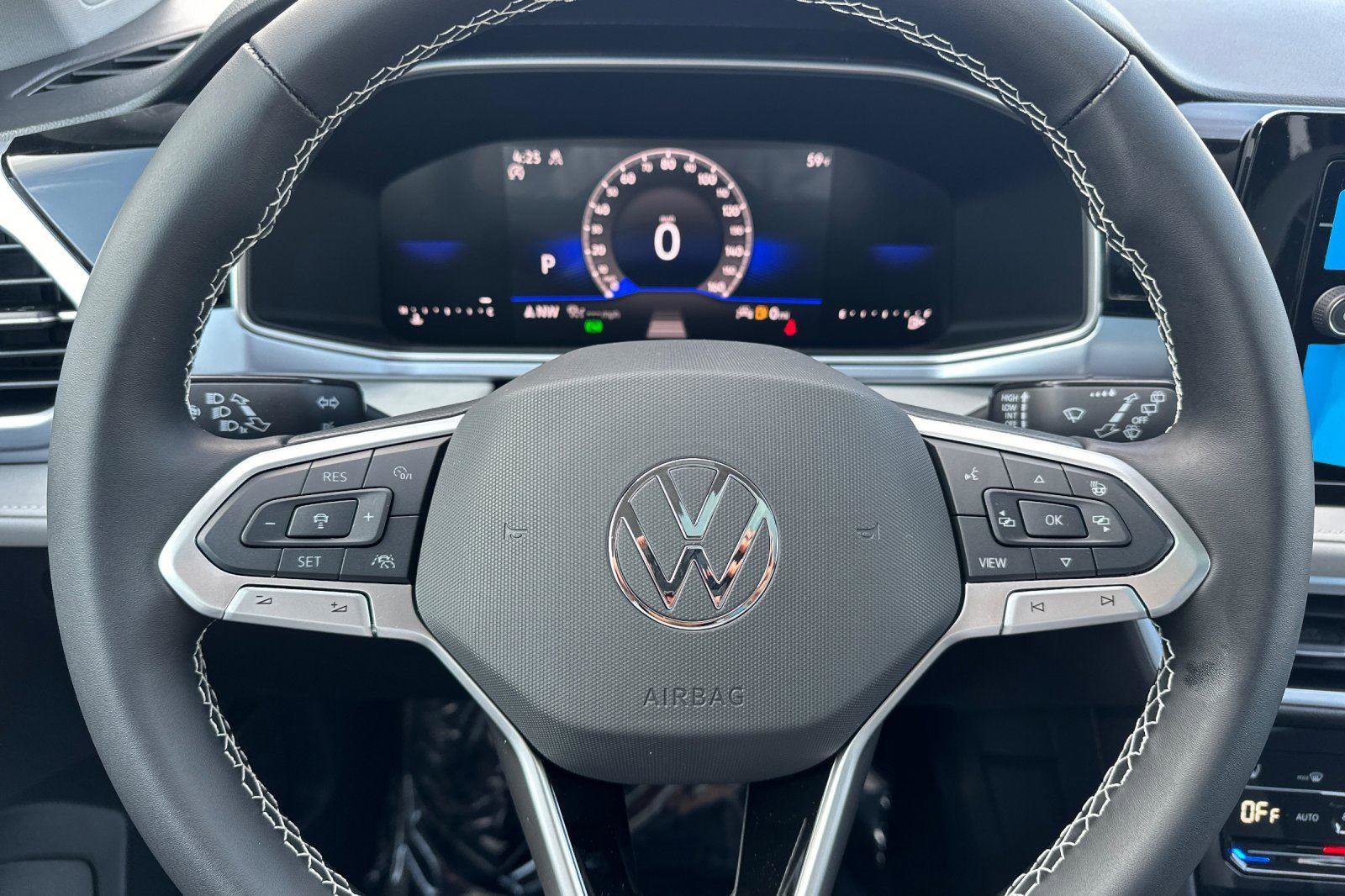 New 2026 Volkswagen Taos SE image 22