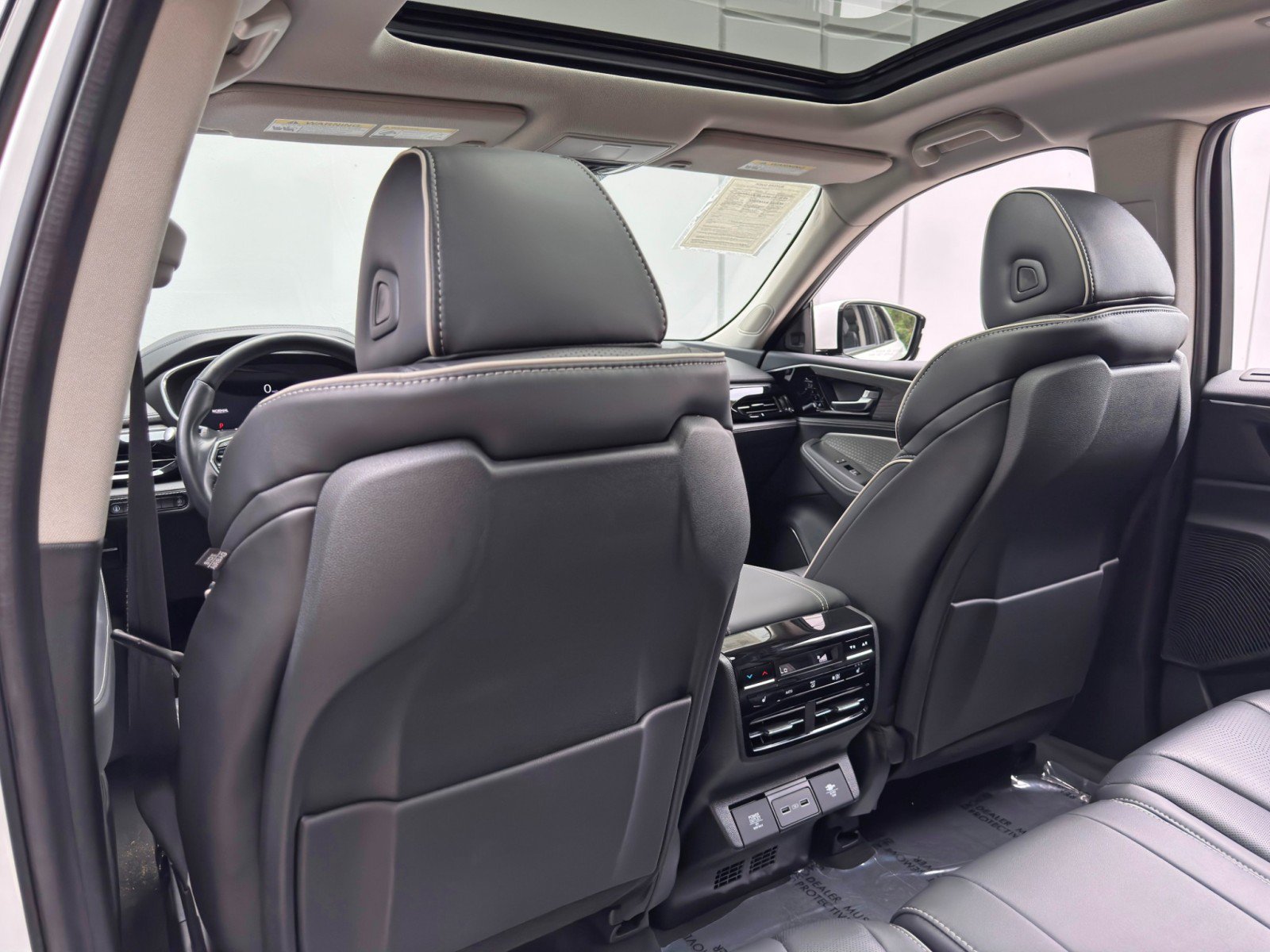 Used 2023 Acura MDX w/ Advance Package AWD/4WD image 40