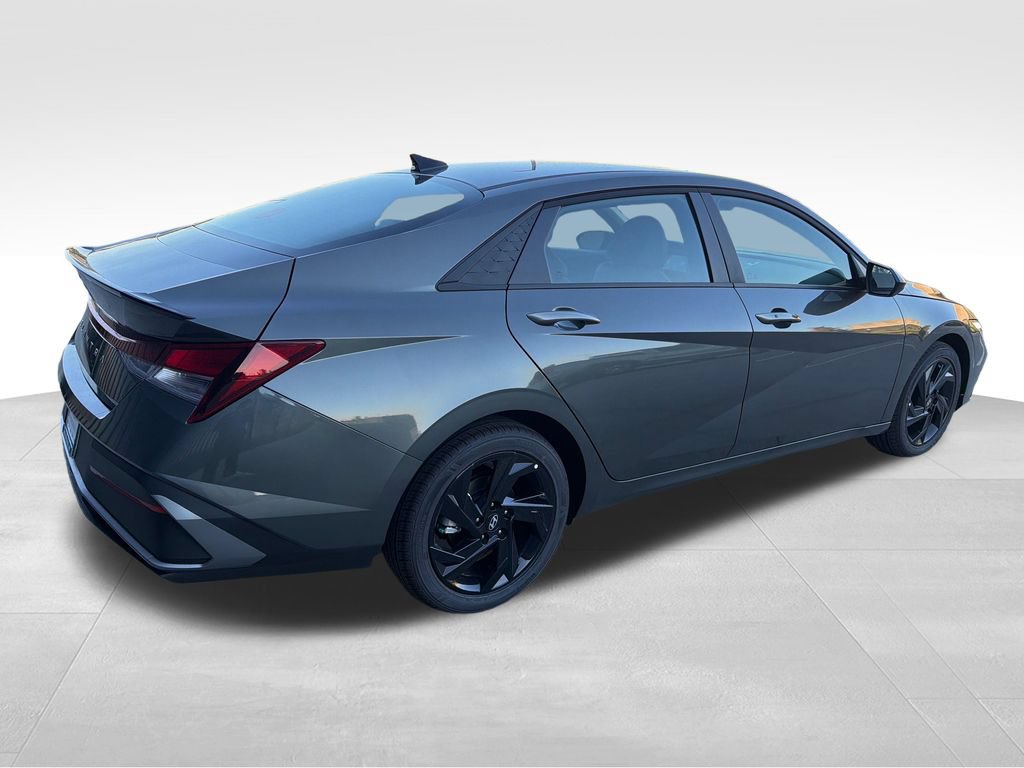 New 2026 Hyundai Elantra SEL Sport FWD image 7
