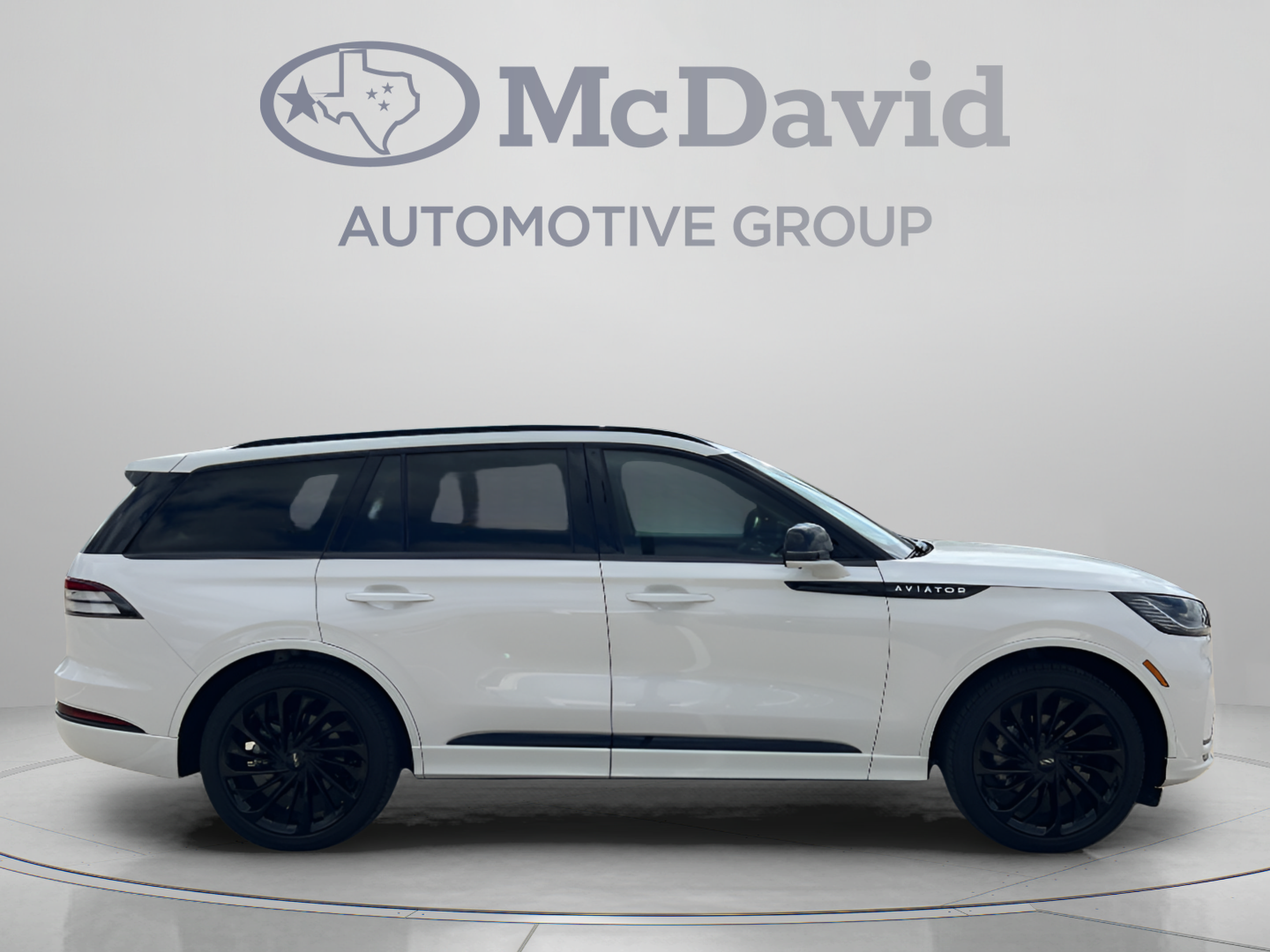 New 2026 Lincoln Aviator Reserve w/ Jet Appearance Package RWD image 8