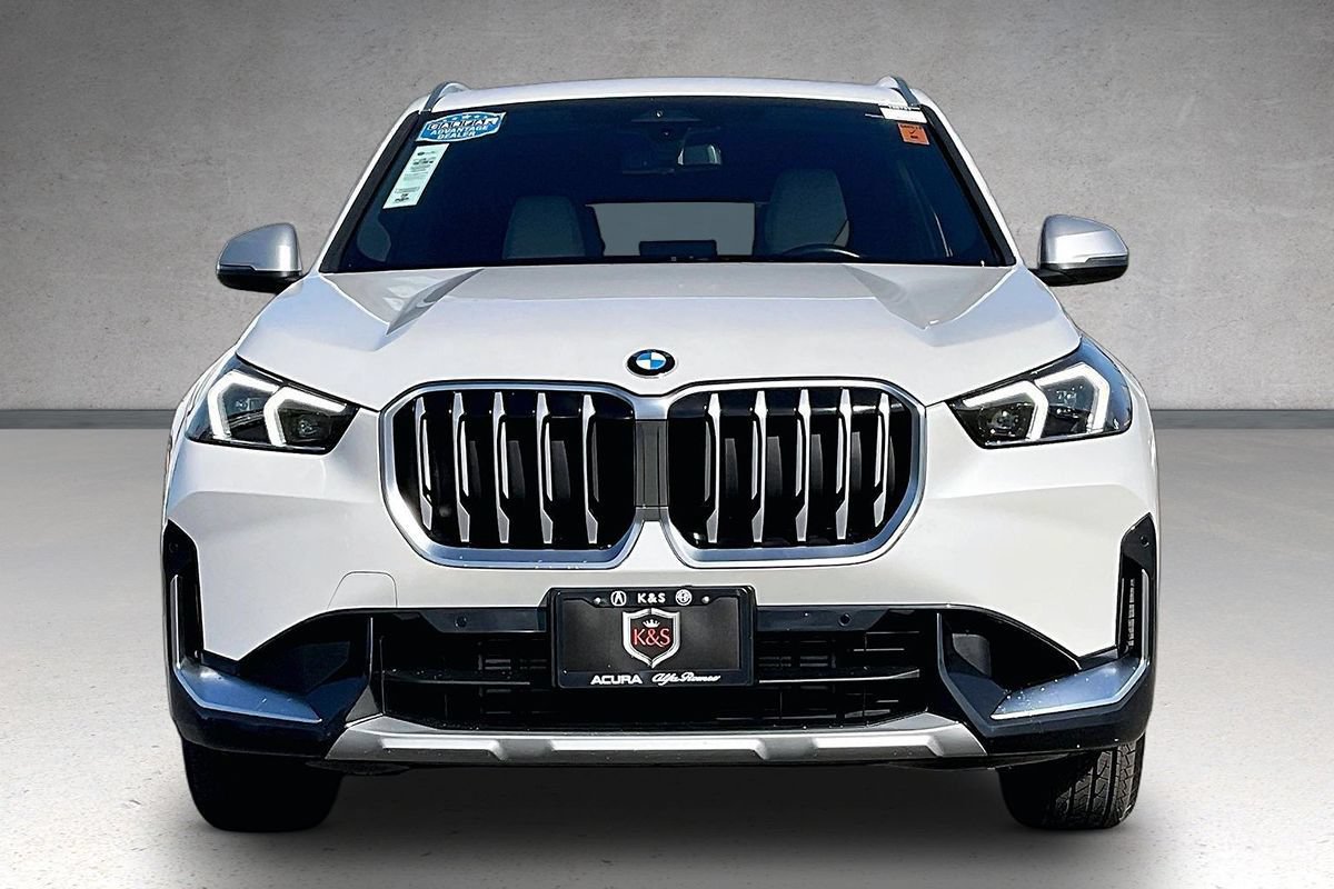 Used 2024 BMW X1 xDrive28i w/ Convenience Package AWD/4WD image 3