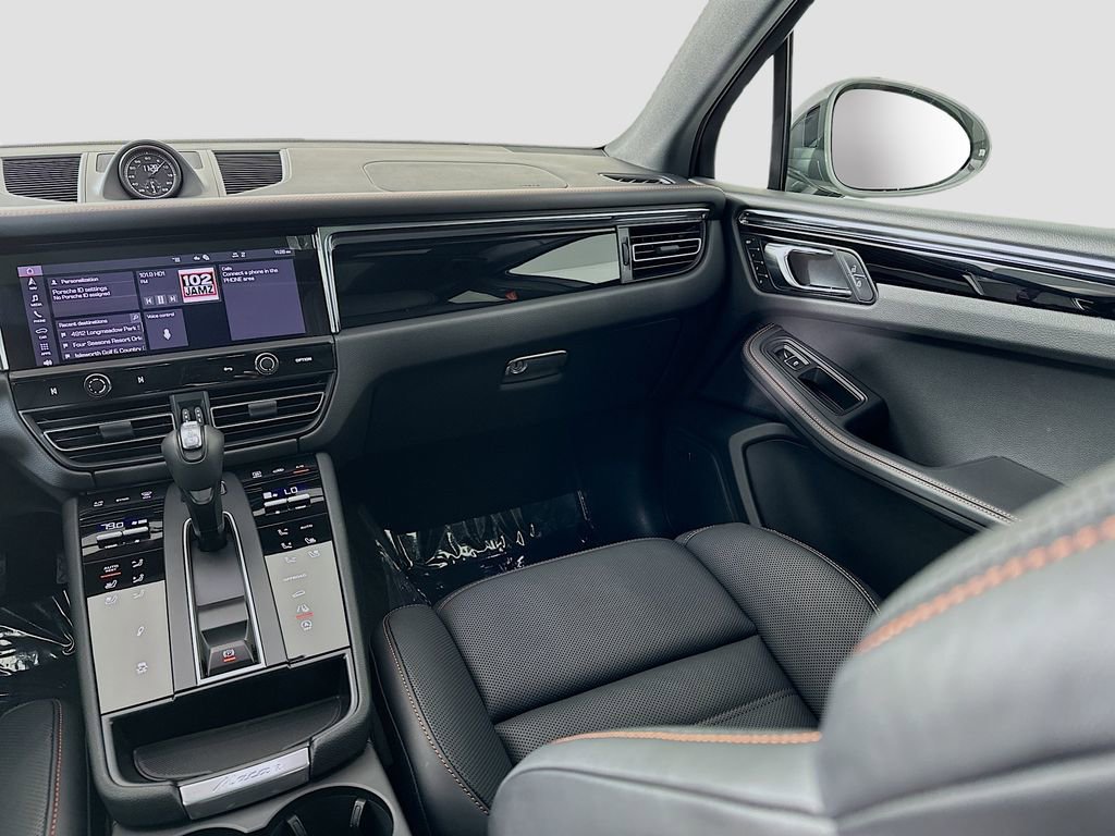 Certified 2026 Porsche Macan Turbo AWD/4WD image 26
