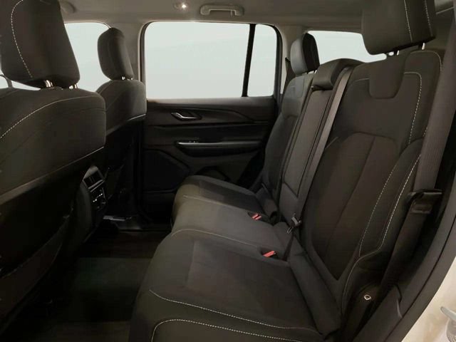 Used 2024 Jeep Grand Cherokee Laredo RWD image 20