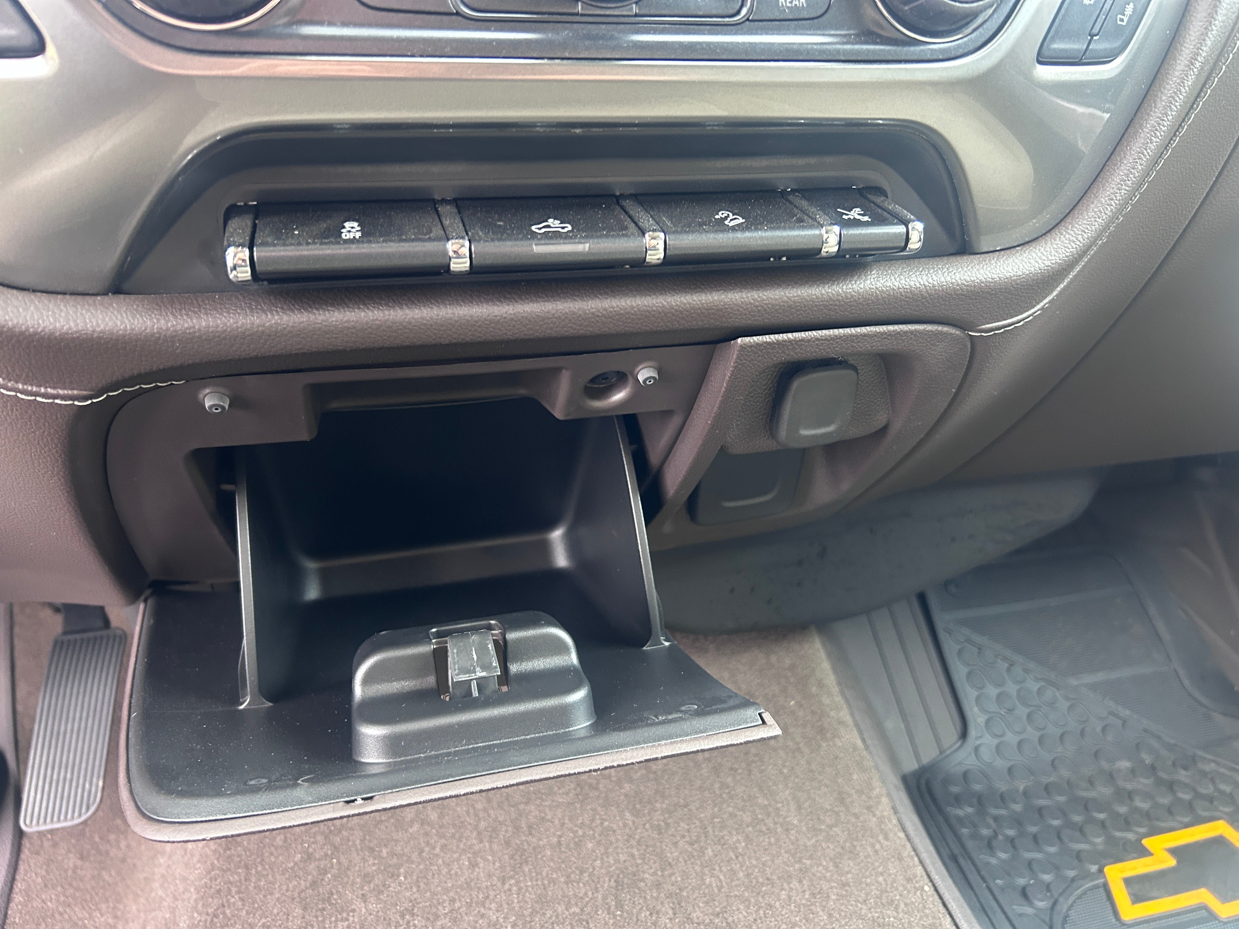 Used 2018 Chevrolet Silverado 1500 LTZ Z71 w/ Centennial Edition AWD/4WD image 23