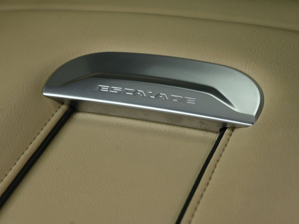 Used 2024 Cadillac Escalade Premium Luxury image 14
