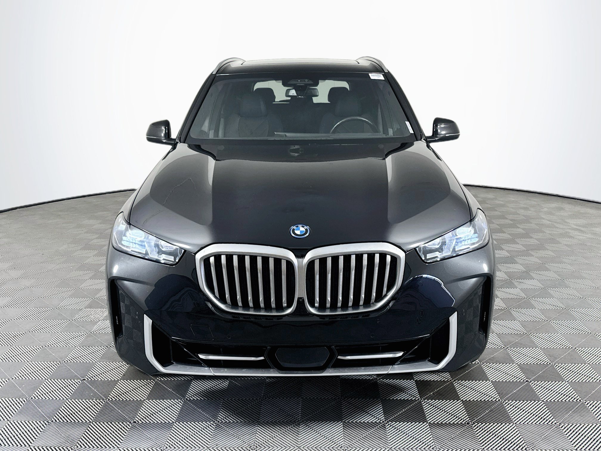 Used 2024 BMW X5 xDrive50e w/ Premium Package AWD/4WD image 2