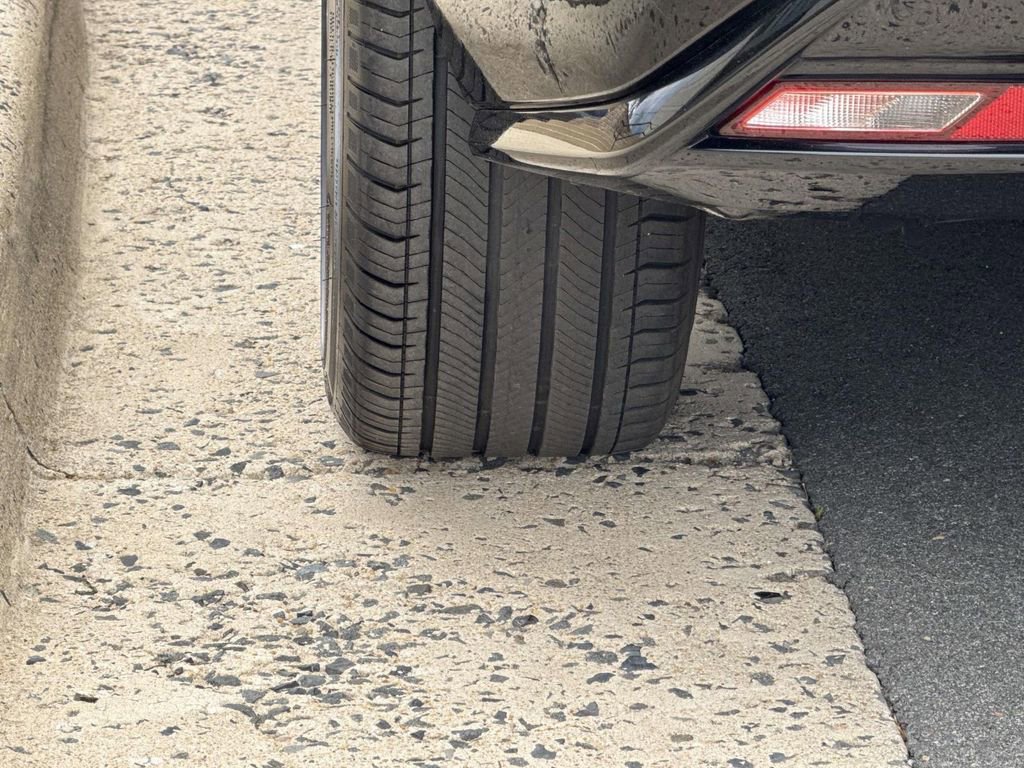 Used 2025 Cadillac Lyriq Luxury w/ LPO, Floor Liner Package image 18