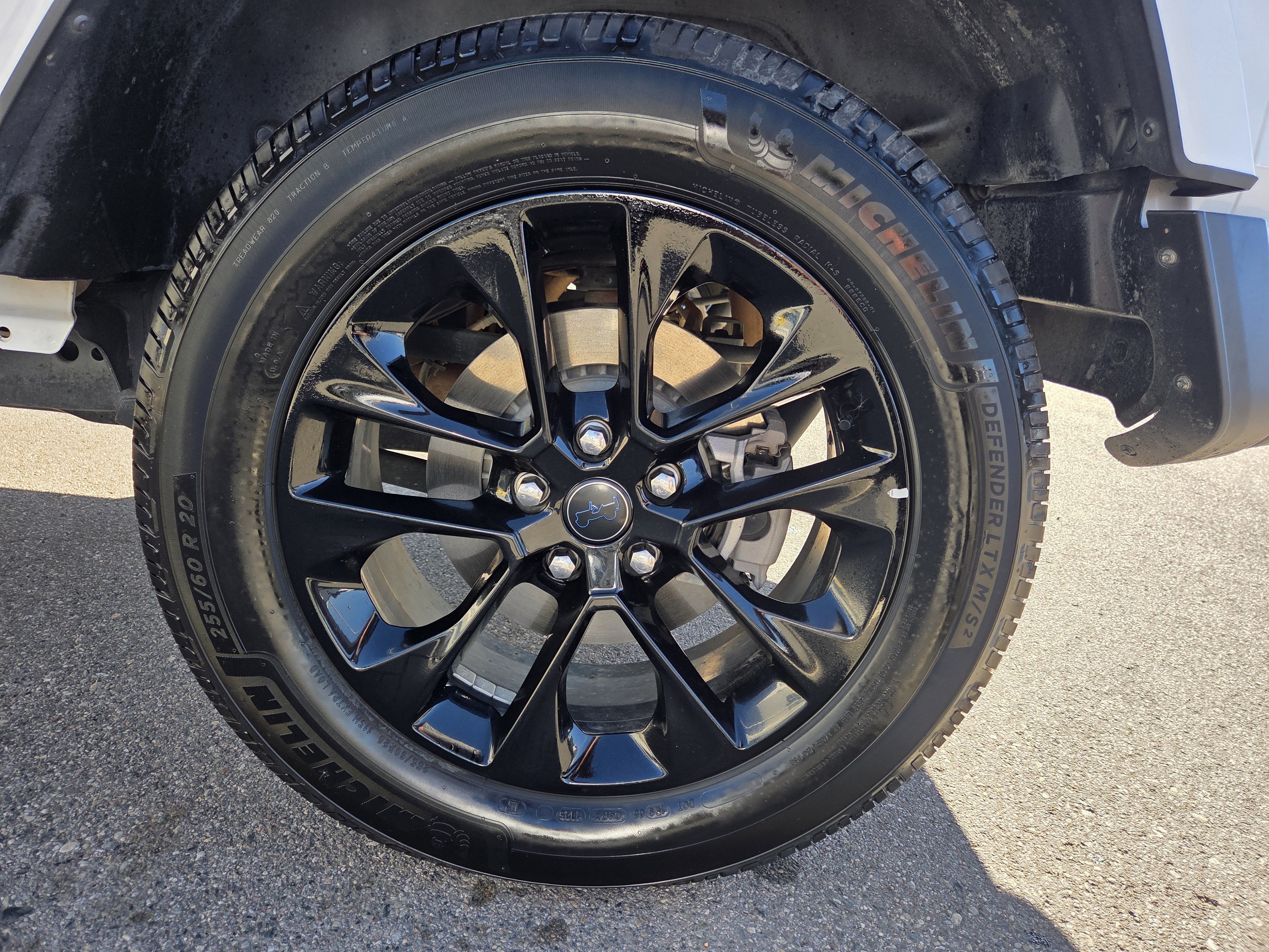 Used 2024 Jeep Wrangler Unlimited Sahara AWD/4WD image 10