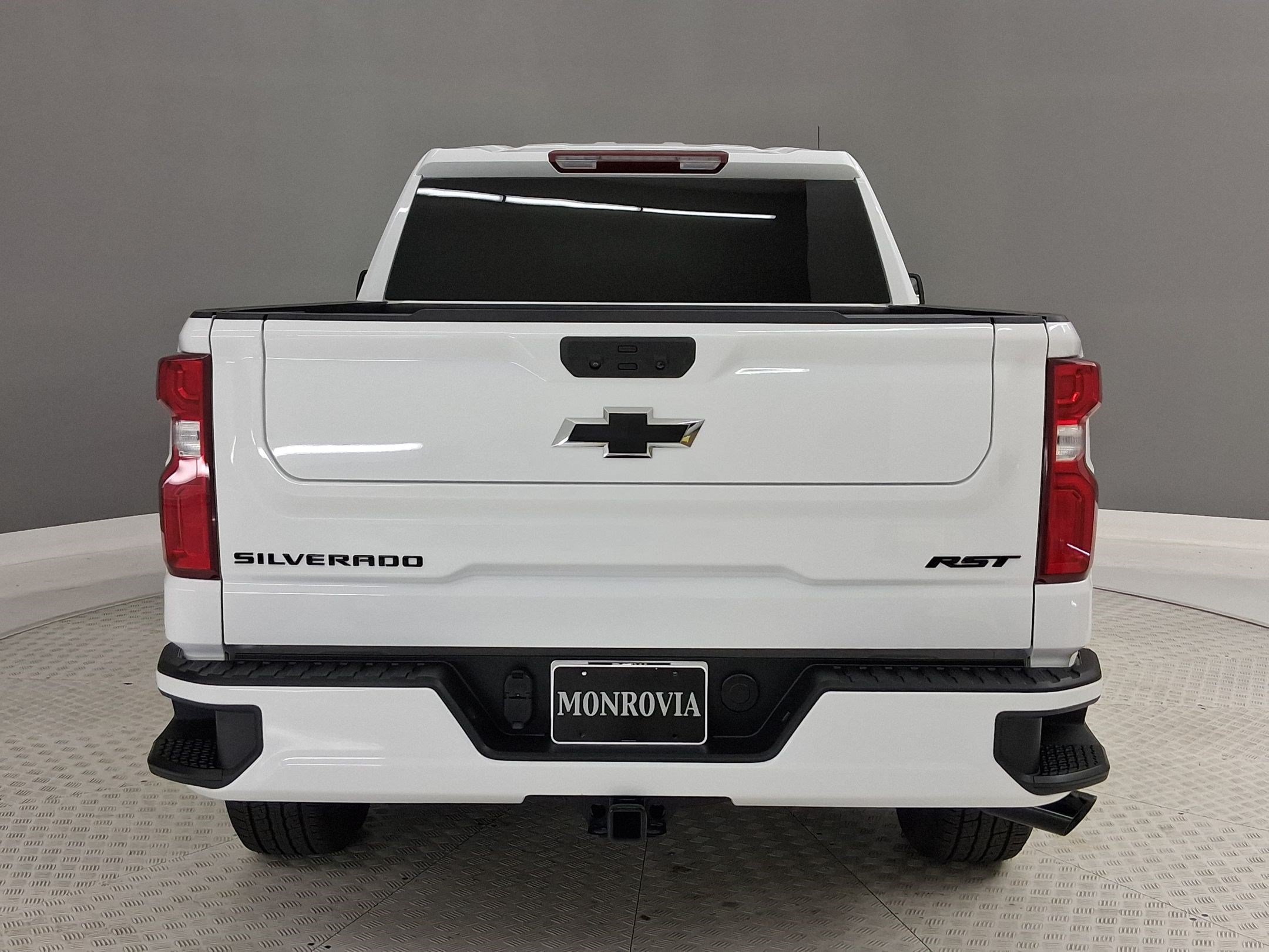 Used 2025 Chevrolet Silverado 1500 RST w/ Dark Appearance Package AWD/4WD image 10