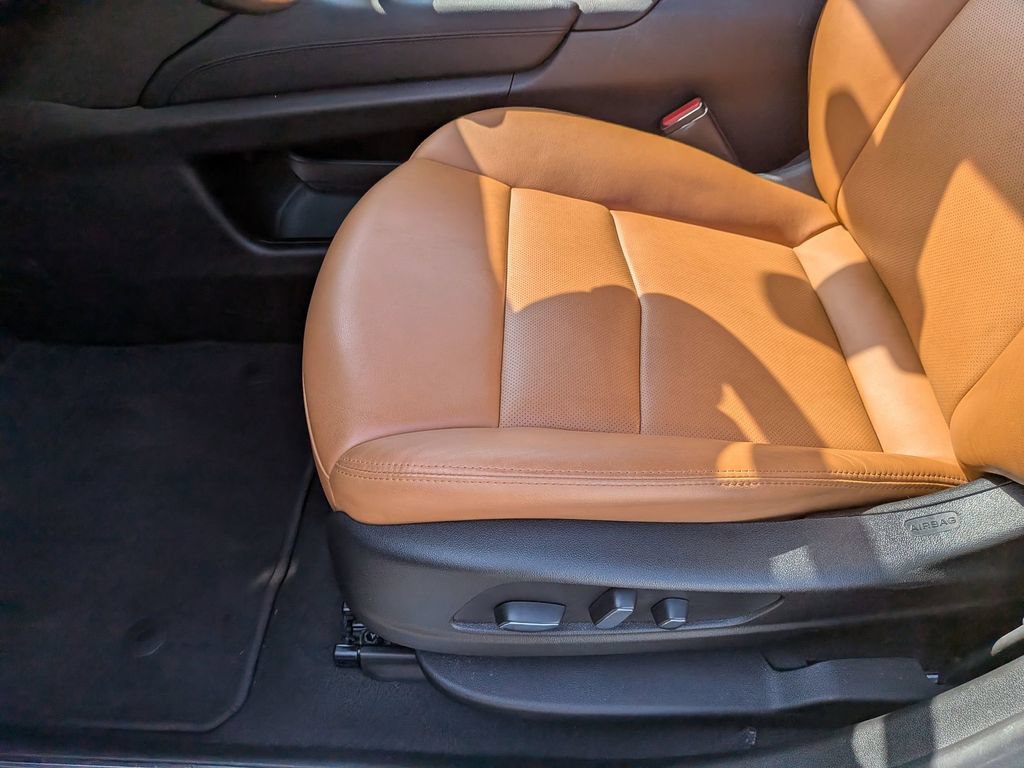 Certified 2024 Cadillac XT5 Premium Luxury FWD image 11
