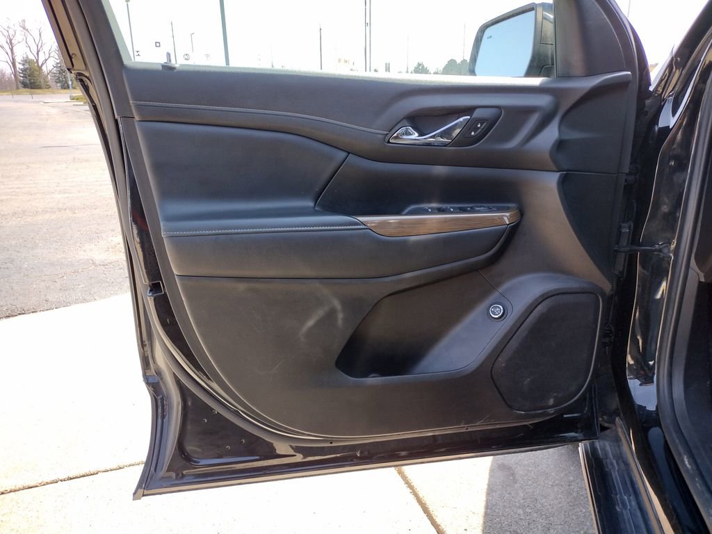 Used 2021 GMC Acadia SLE w/ GMC Pro Grade Package image 32