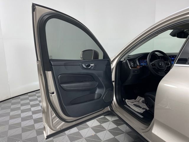 Used 2023 Volvo XC60 B5 Plus w/ Protection Package Premier FWD image 17