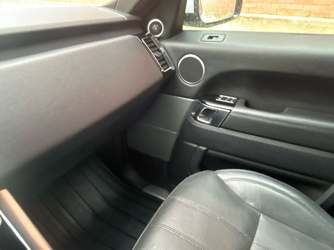 Used 2017 Land Rover Range Rover Sport HSE image 14