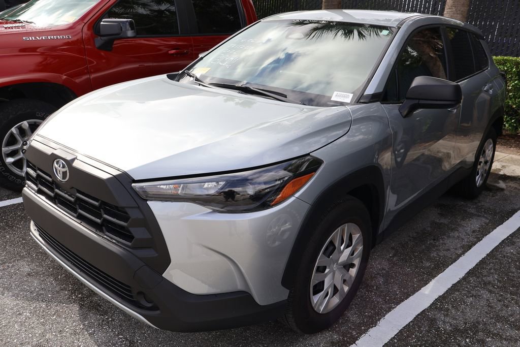 Used 2026 Toyota Corolla Cross L FWD image 2