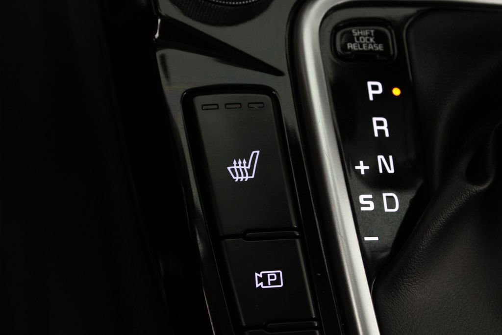 Used 2024 Kia Seltos EX image 24