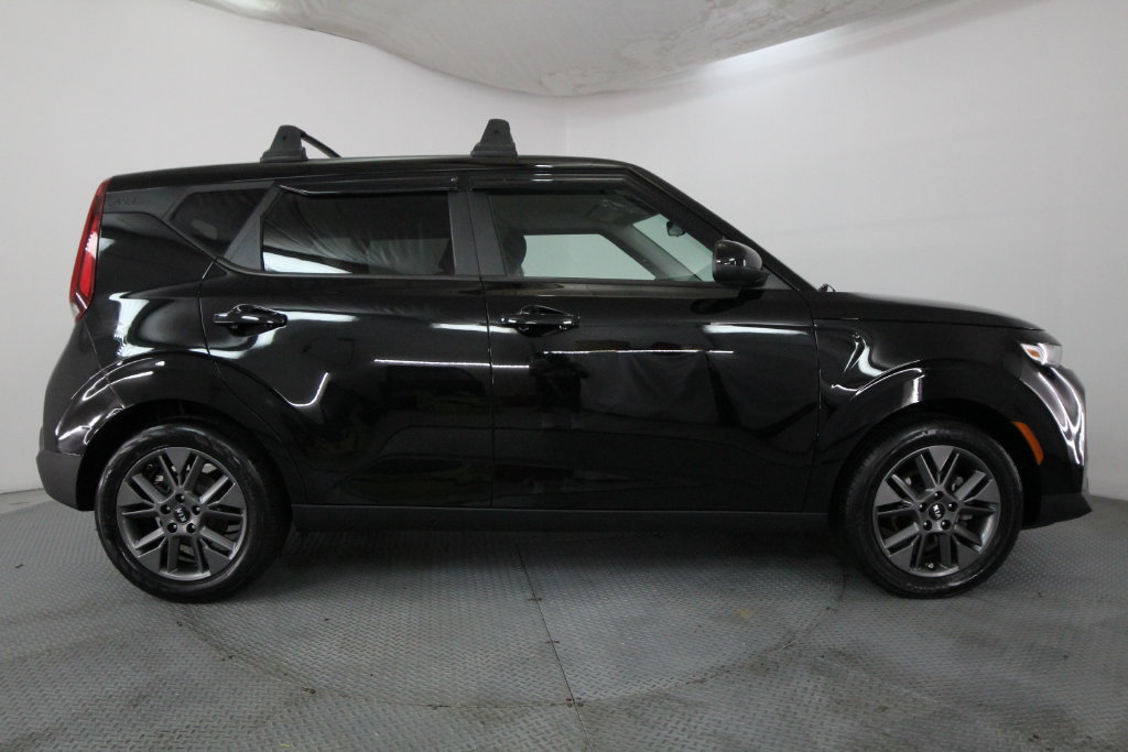 Used 2021 Kia Soul S FWD image 5