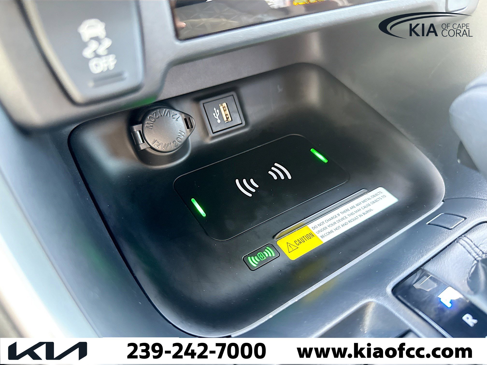 Used 2025 Toyota RAV4 XLE w/ Convenience Package image 30