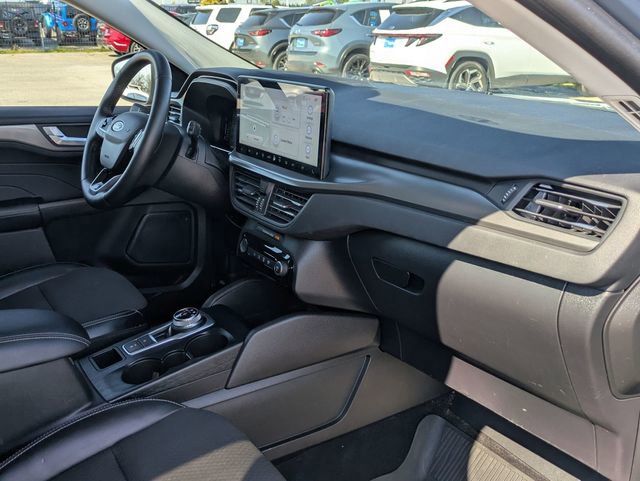 Used 2023 Ford Escape SE image 32