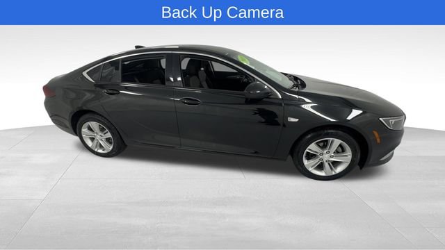 Used 2018 Buick Regal Preferred FWD image 2