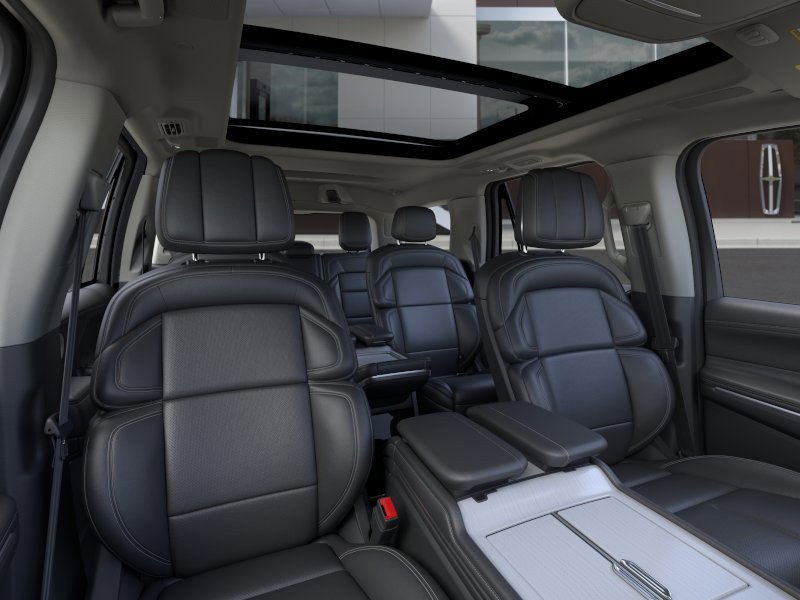 New 2026 Lincoln Navigator Reserve AWD/4WD image 10