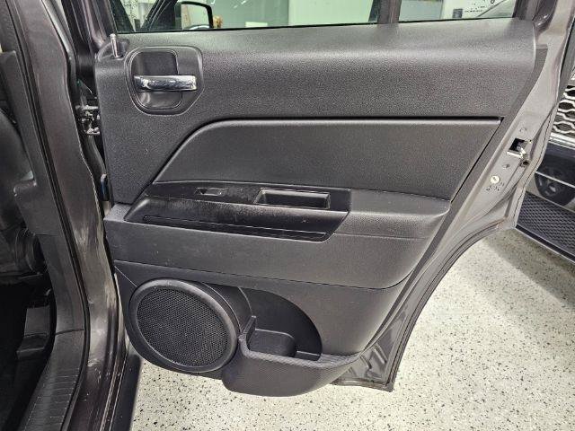 Used 2015 Jeep Patriot High Altitude AWD/4WD image 30