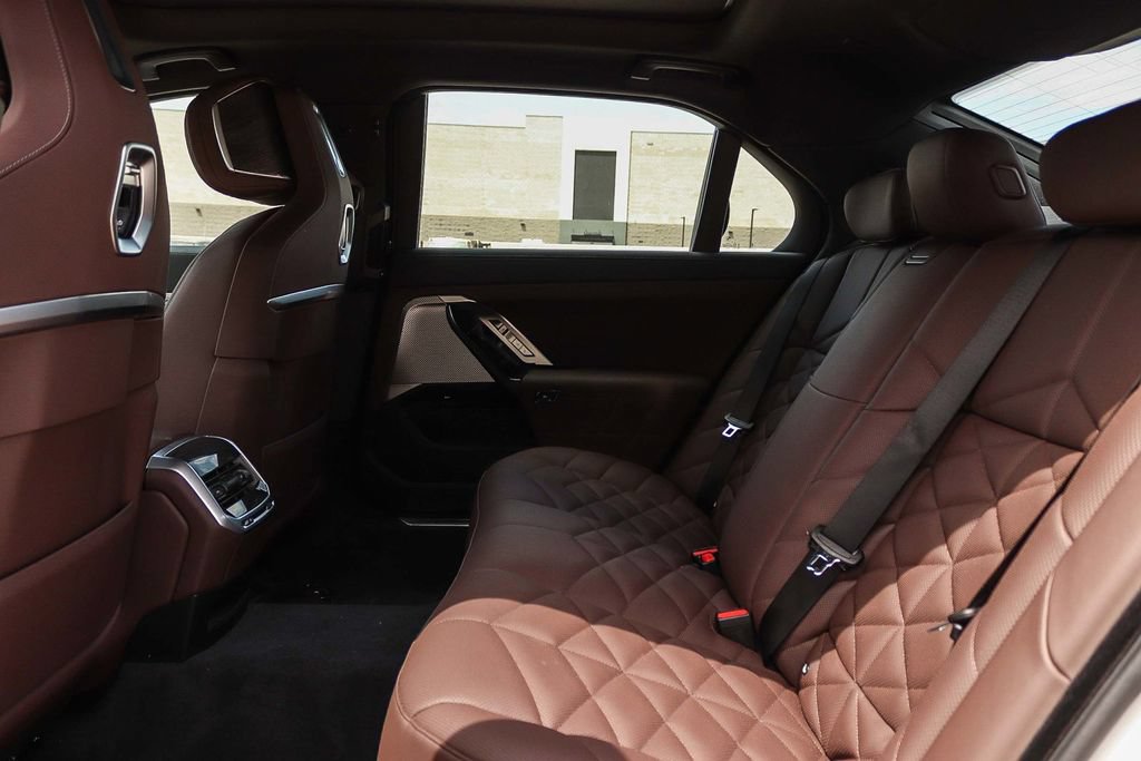Used 2026 BMW 740i xDrive AWD/4WD image 19