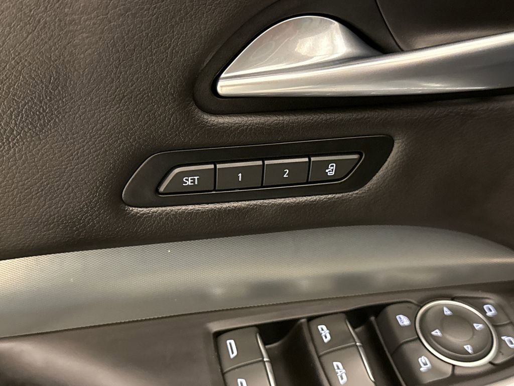 Used 2021 Cadillac XT4 Premium Luxury FWD image 22