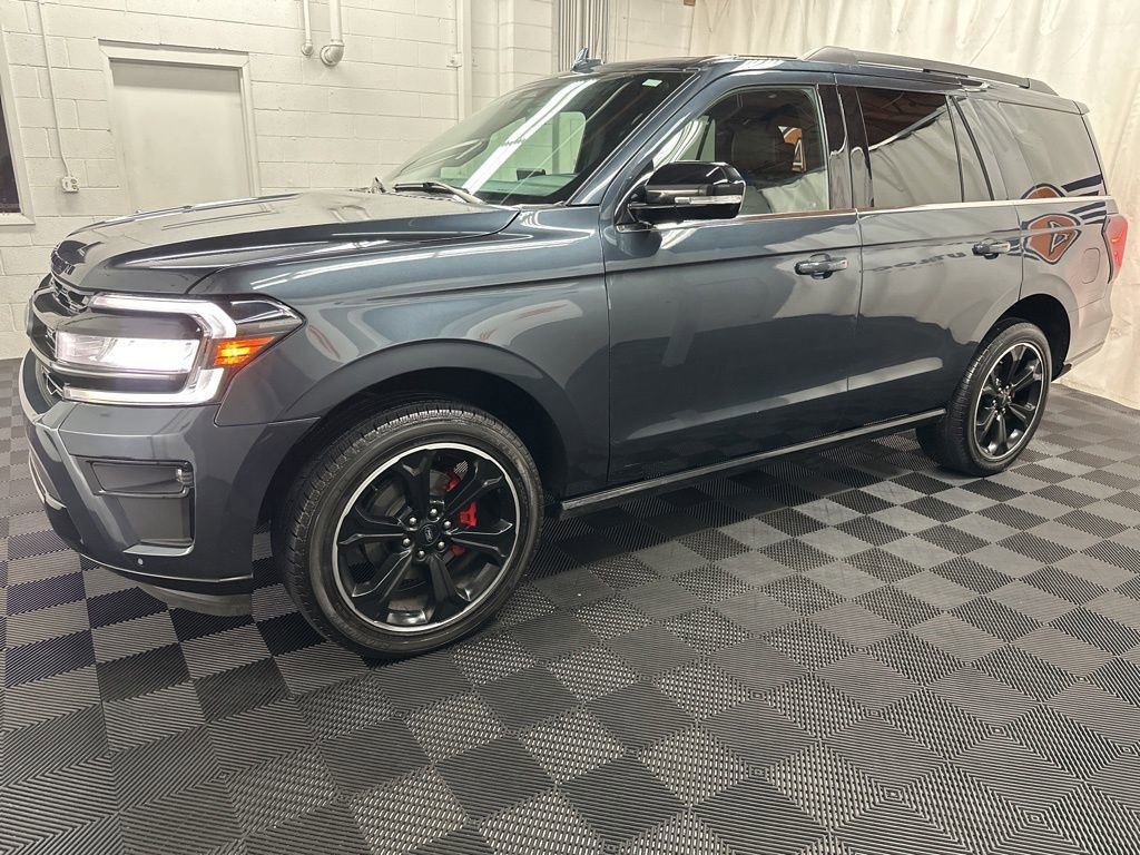Used 2024 Ford Expedition Limited AWD/4WD image 2