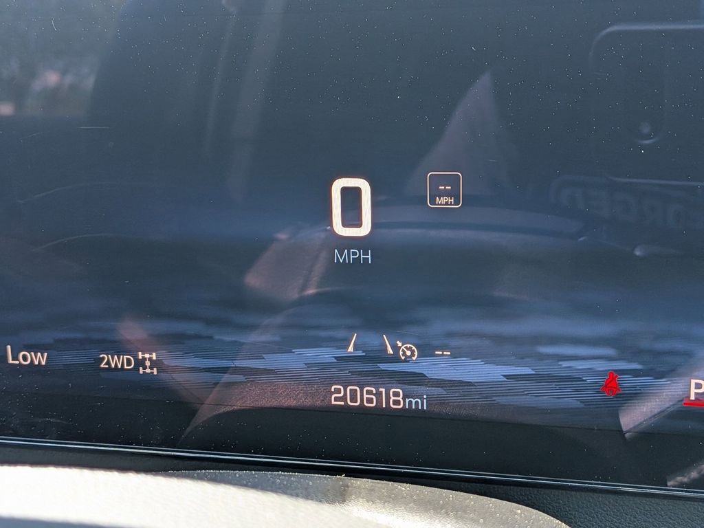 Used 2025 Chevrolet Traverse Z71 w/ Driver Confidence Package image 23