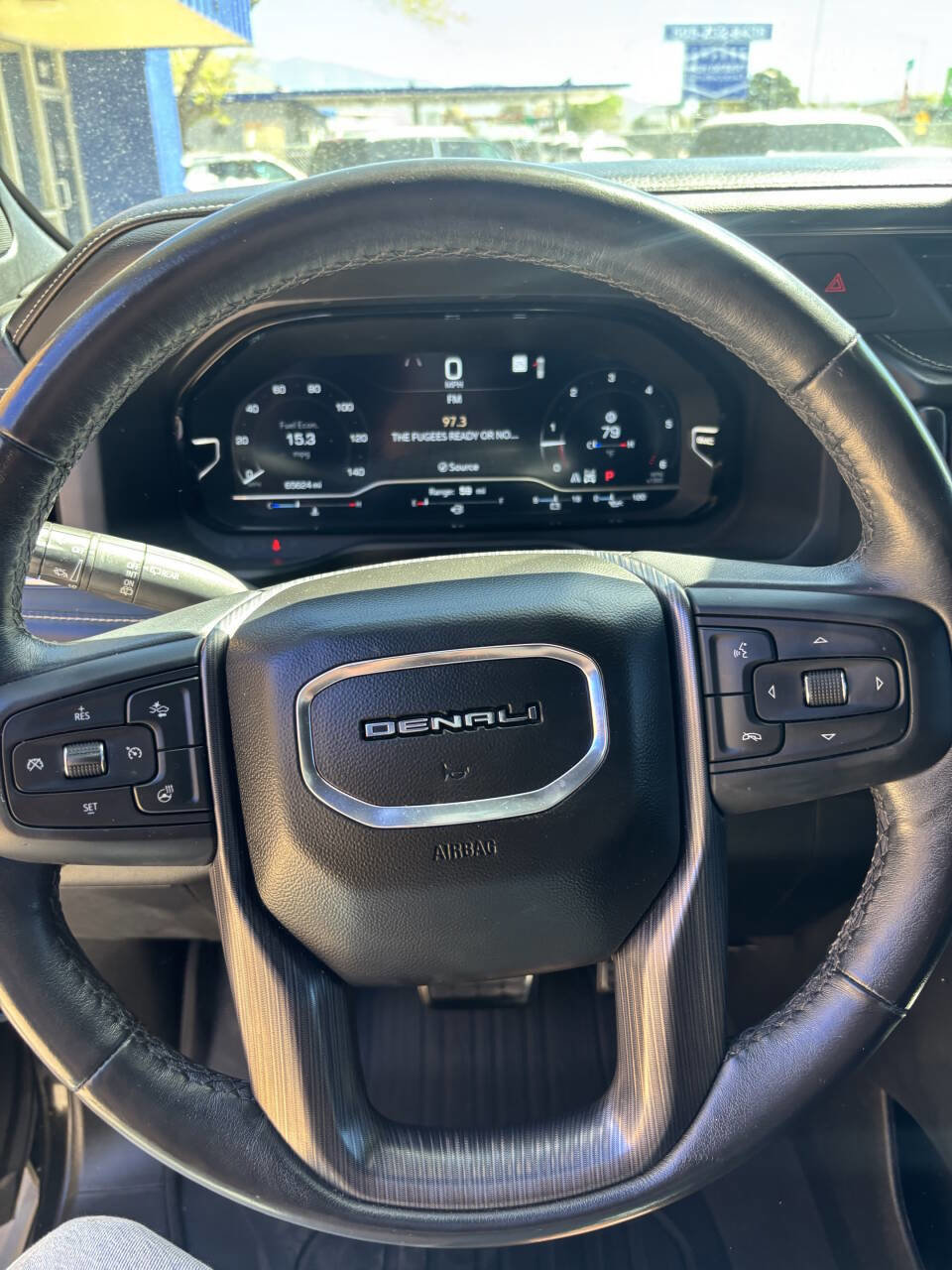 Used 2023 GMC Yukon Denali Ultimate image 8