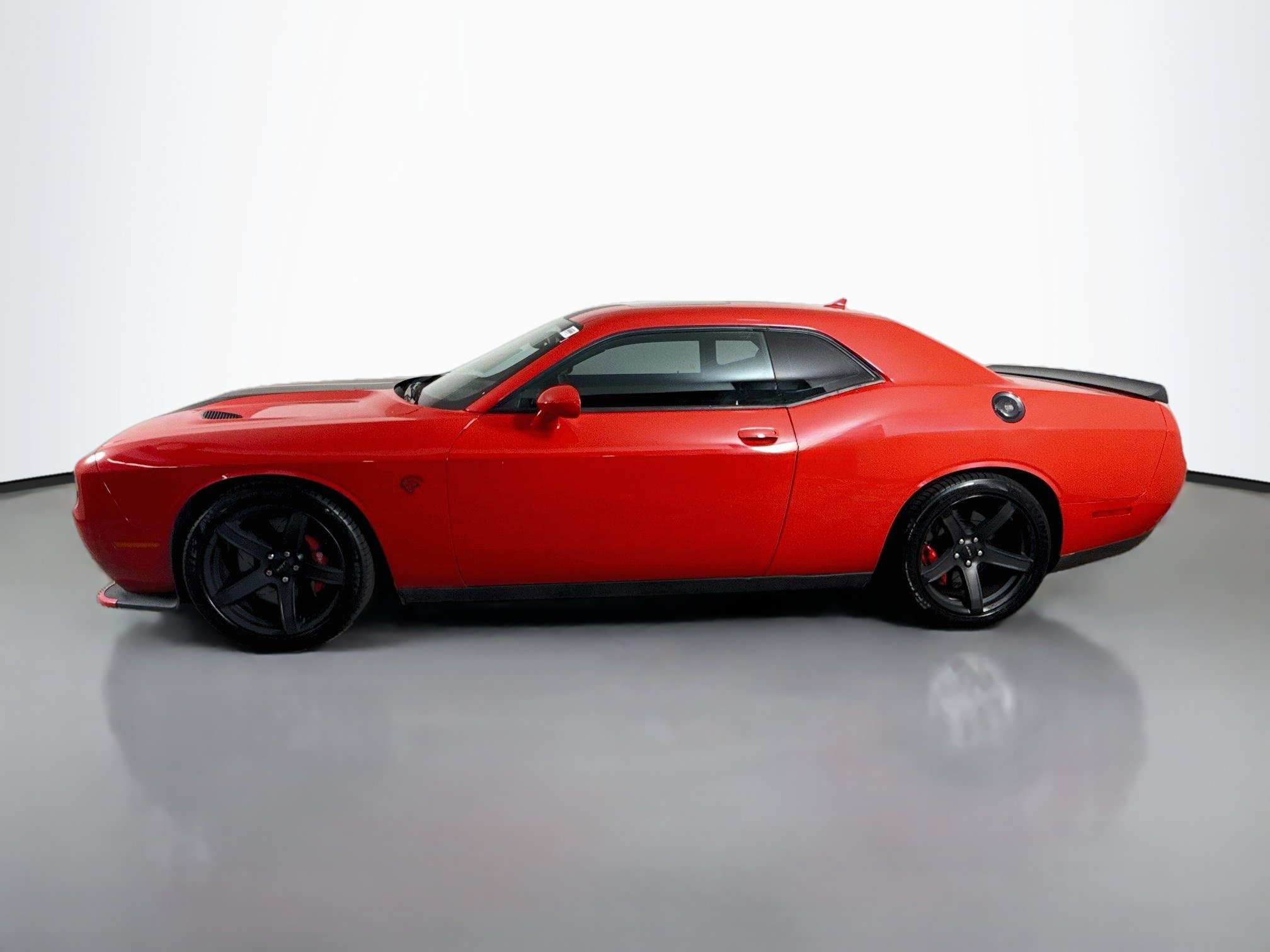 Used 2016 Dodge Challenger SRT Hellcat RWD image 6