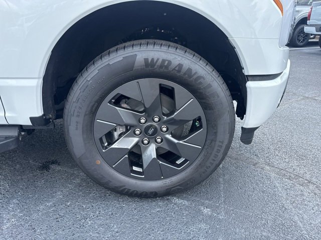 New 2025 Ford F150 Lightning Flash image 29