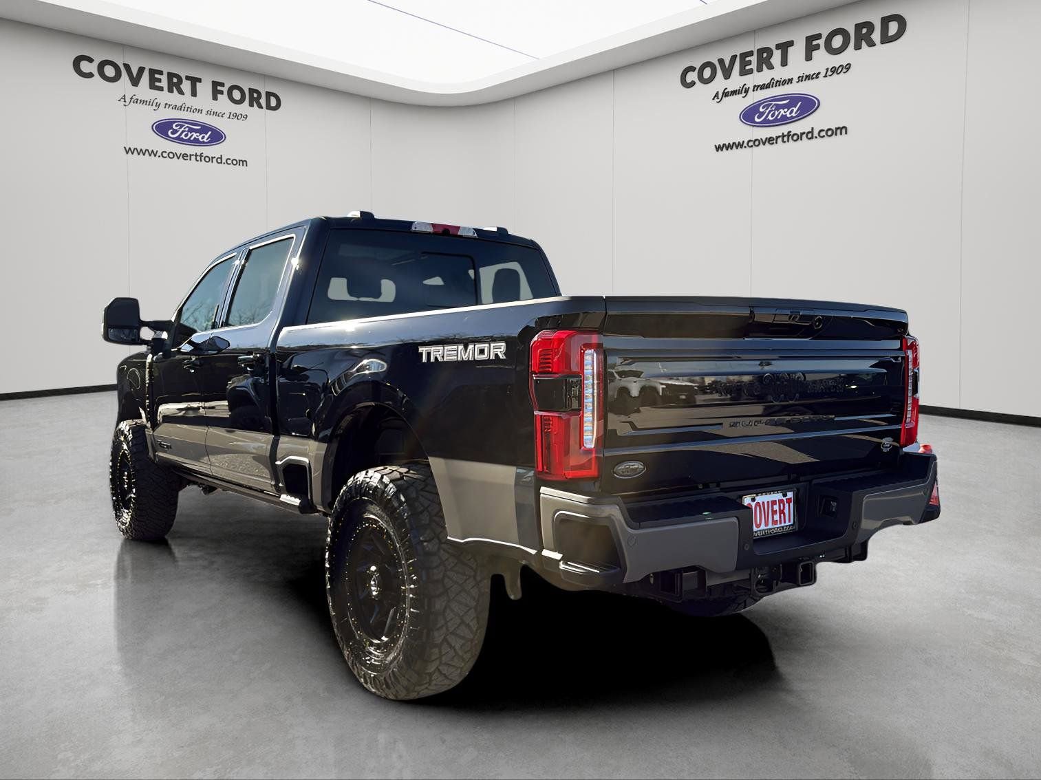 New 2026 Ford F250 King Ranch w/ Tremor Off-Road Package image 3