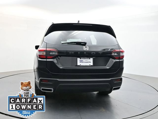 Used 2025 Honda Pilot Sport image 7