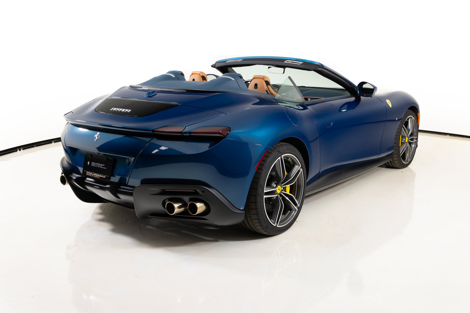 Certified 2025 Ferrari Roma Spider RWD image 7