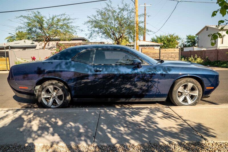 Used 2016 Dodge Challenger SXT RWD image 6
