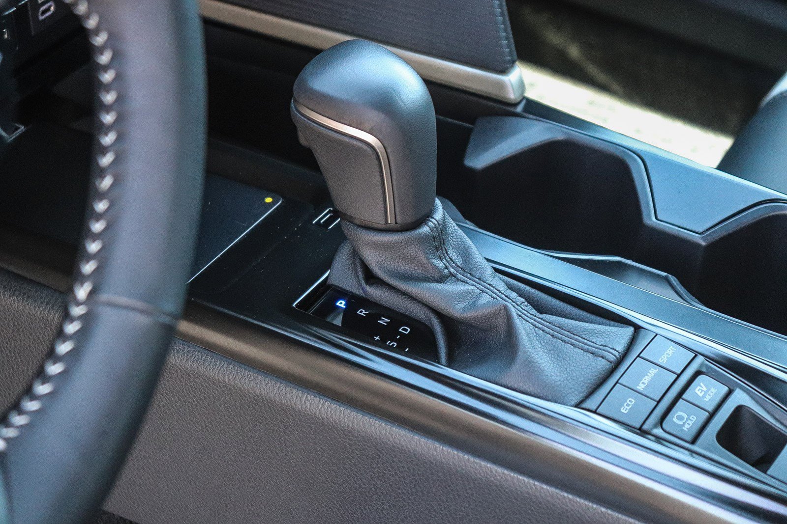 Used 2026 Toyota Camry Hybrid w/ Multimedia Upgrade Package image 23